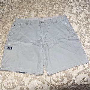 Brand New with Tags Weatherproof Cargo Shorts 40